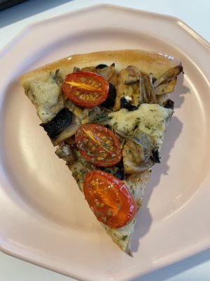 Pizza / Flammkuchen  at So Unique 쏘유니크 비건랩 in Ansan