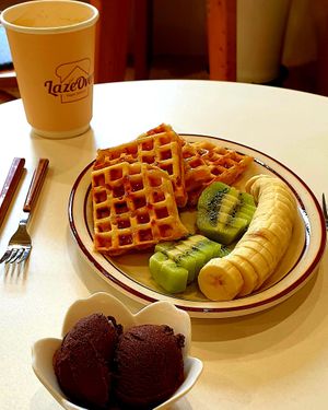 Chickpea waffles with choco ice cream at Laze Oven 레이즈오븐 in Ansan