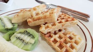 vegan waffles - close-up at Laze Oven 레이즈오븐 in Ansan