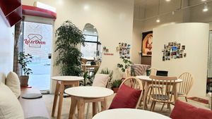 interior of location - seating at Laze Oven 레이즈오븐 in Ansan