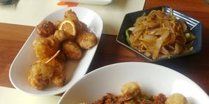 Set A : Orange chicken and chow mein at Camouflage in Seoul