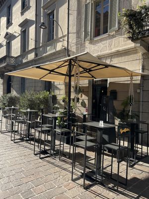   at The Brothers Cafè in Como