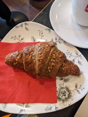 Croissant at The Brothers Cafè in Como