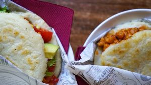 Deliciosas arepas veganas y vegetarianas, rellenas de boloñesa vegana (a base de soja texturizada) o vegetales frescos. Sin gluten. at Elvira 81 in Granada