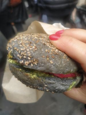 Burger beetroots at La Zappa e Il Mestolo in Bologna