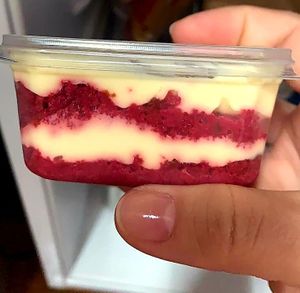 Mini bolo de pote red velvet  #Veganuary at Ateliê Vegan in Brasilia