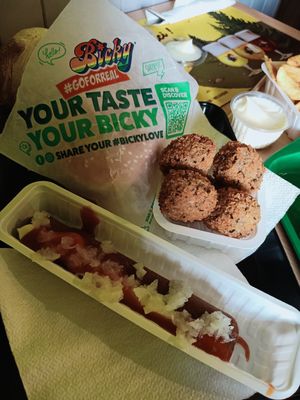 Vegetarian: burger, frikandel and bitterballen at Friterie Au Chat l'Heureux in Houffalize