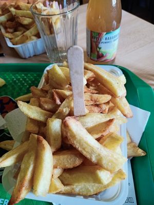 Tasty fries at Friterie Au Chat l'Heureux in Houffalize