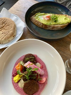 oriental vegan breakfast & avocado bread  at Edison in Vienna