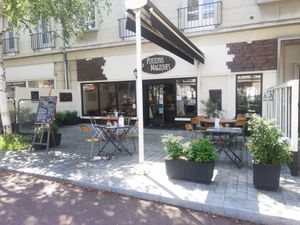  at Aux Potions Magiques in Saint-lo