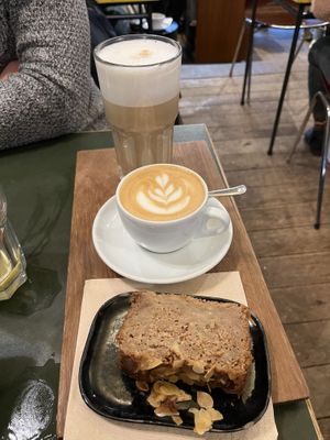 Latte with oat milk, cappuccino with oat milk & apple cake   at BELGA & CO in Brussels