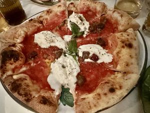 Pizza vegana   at Ave Mario in London