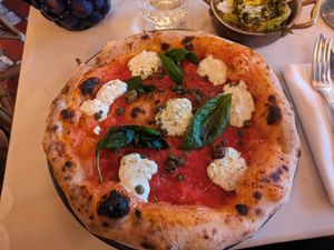 Vegan pizza at Ave Mario in London