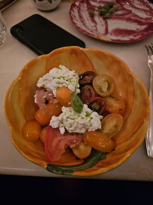 Vegan option caprese salad at Ave Mario in London