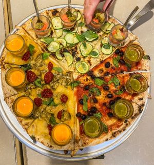 Pizza giardino vegana  at La Piedigrotta Varese in Varese