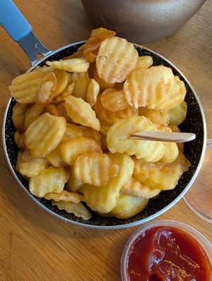 Potatoes chips at Ofenfrisch - Food Stall in Bad Ischl