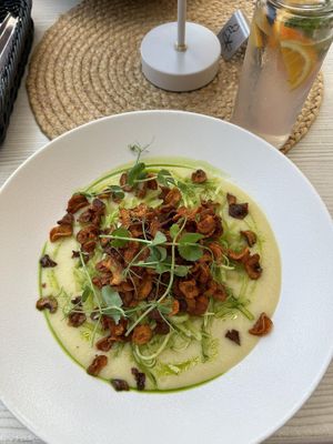 "Butternut squash stew" with carrot chips at Kedvesem Bisztró in Balatonlelle