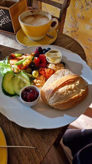 Vegan breakfast at Jasmino in Berlin