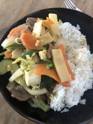 Xao xa ot - Rice, spicy veggies, mock meat (13,70€)  at Hashi Stuttgart in Stuttgart