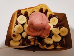 Bubble waffle at Sweet Point in Graz