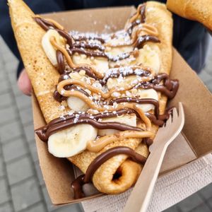 Haselnuss und Erdnuss Schoko Crepes mit Banane at Sweet Point in Graz