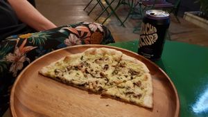 Pizza Silvestre (vegan cheese and mushrooms) at Earthly Kitchen in San Jose