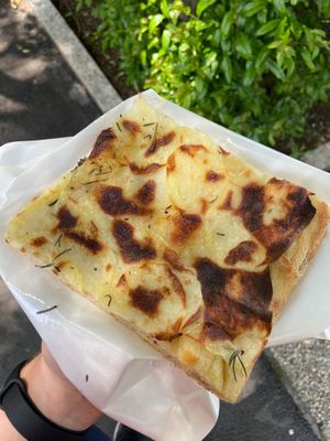 Potato pizza at Gli Integrali - Forno Pizzeria in Orvieto
