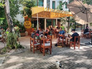Welcome to Fit-a-licious we have plenty of outdoor seating for your enjoyment at Fit-a-licious in Tulum