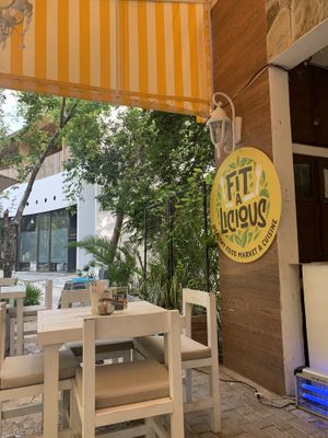 Outdoor seating   at Fit-a-licious in Tulum