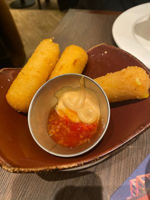 Cheese sticks with sweet chilli mayo dip #Veganuary at Hard Rock Cafe in West London