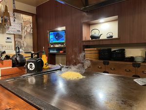 vegan pepperoncino pasta in the making at TEPPANYAKI RAI in Ninohe