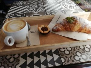 Soya Cappuccino, Mini crostata with fig jam, Brioche with pistachio cream at Rosebymary in Milan