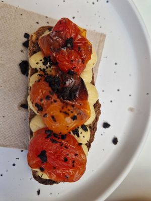 Humous tomato toast at Woody's Pretty Healthy Kitchen in Javea