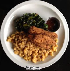 macaroni plate at The Hogtown Vegan in Toronto