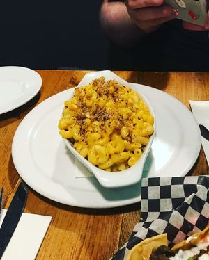 Crummy mac n cheese at The Hogtown Vegan in Toronto