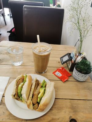 Coffee frappe with oat milk and speculoos syrup
Sausage and avocado baguette at Vemillion in Basingstoke