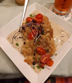 Semmelknödel mit Champignonrahmsoße at Gasthaus Die Laus in Bayreuth