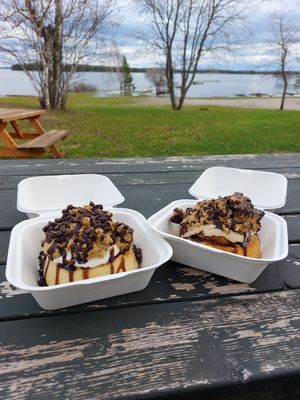 Unsere Zimtschnecken at Cinnaholic in Calgary