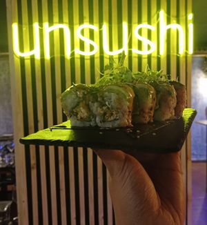 Nuestro dragón roll 100% vegan 💕😍 #Veganuary at Unsushi in Valencia