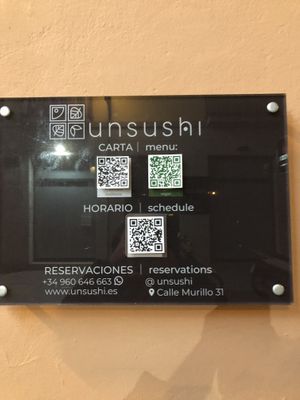 Carte vegana (la verde) at Unsushi in Valencia