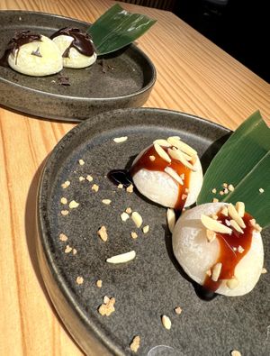 Chocobanana mochis + Caramel & almond mochis at Unsushi in Valencia
