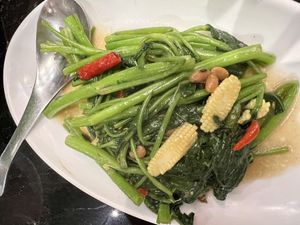 Morning glory stir fried  at Hua Seng Hong ฮั่วเซ่งฮง 和成豐 - Central Eastville in Bangkok