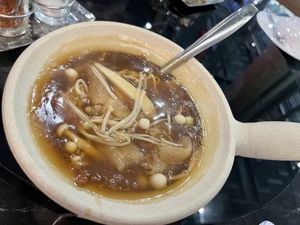 Mixed mushrooms and bamboo pulp thick soup  at Hua Seng Hong ฮั่วเซ่งฮง 和成豐 - Central Eastville in Bangkok