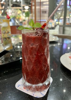 Berry smoothie   at Hua Seng Hong ฮั่วเซ่งฮง 和成豐 - Central Eastville in Bangkok