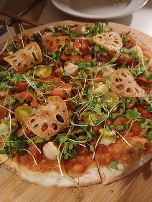 Pizza vegana at Green Spot Diagonal in Barcelona