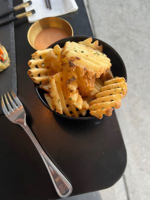 Crinkle fries rating 10/10 at Voodu Vegan Bistro in Tampa