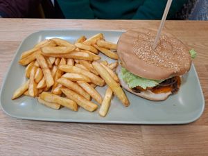 Hambúrguer - Beyond meat at Paladares Vegan in Braga