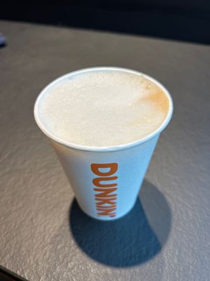 -Medium Hot Salted Caramel Oat Macchiato 5,40€  at Dunkin’ in Linz