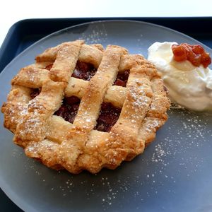 apple at Immu Bake Shop in Seoul
