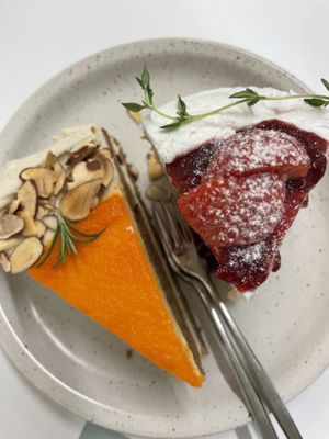 Strawberry cake and carrot cake   at Immu Bake Shop in Seoul